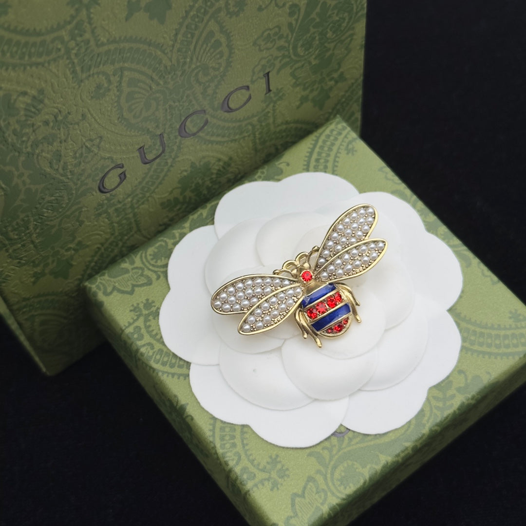 Gucci Brooch Gold 184041
