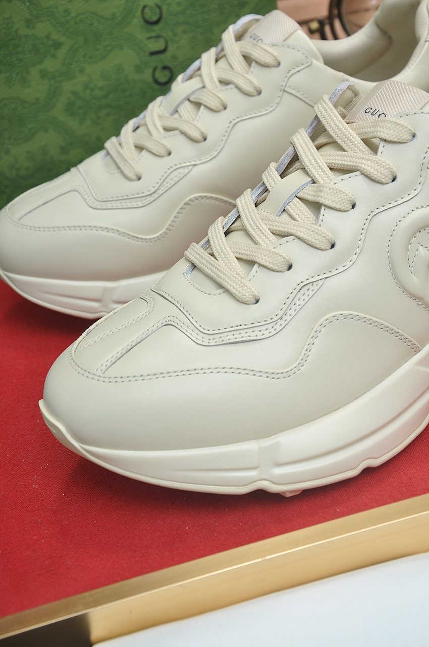 Gucci Off-White Chunky Sole Sneakers — detail