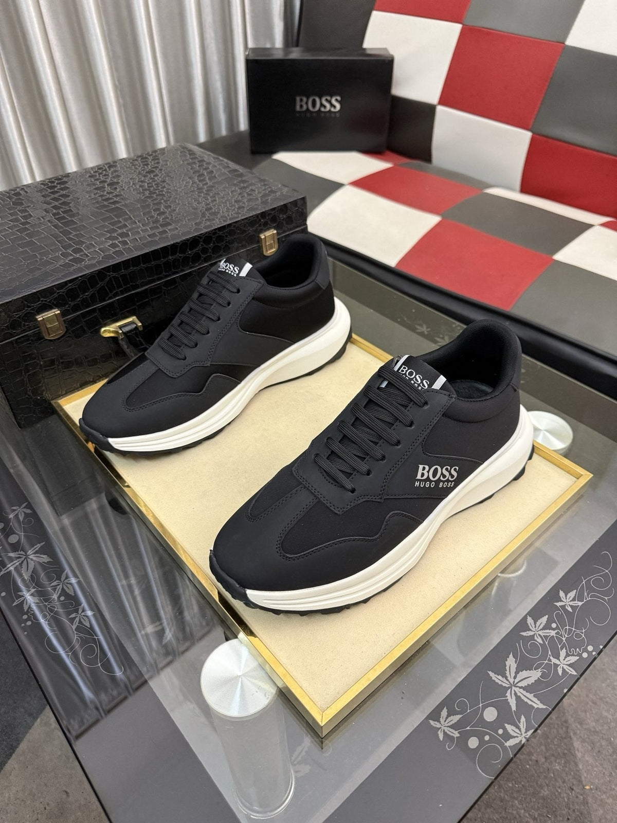 微商相册测试鞋子-BOSS Lace-Up Low-Top Sneakers — front