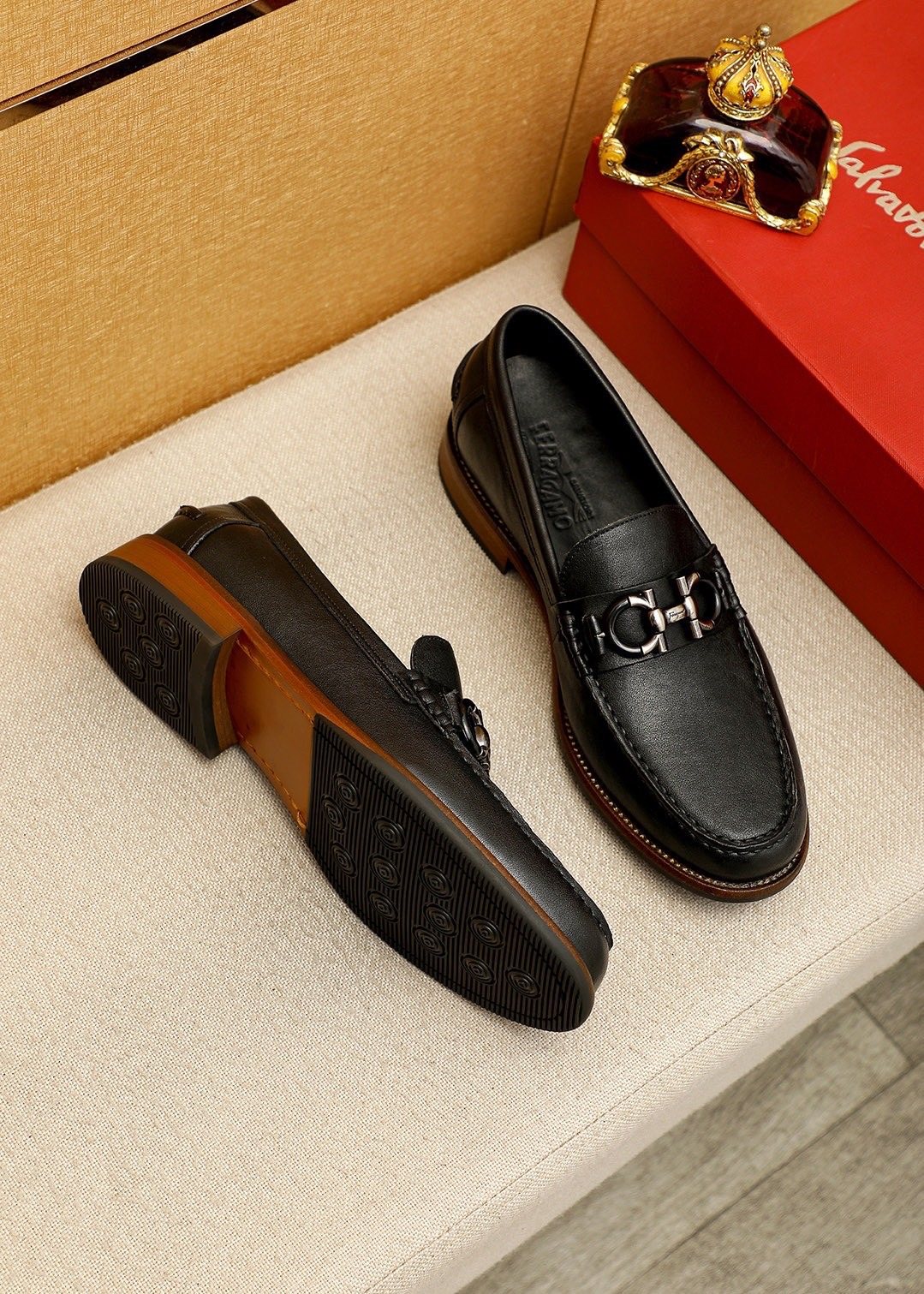 微商相册测试鞋子-Salvatore Ferragamo Leather Bit Loafers — front