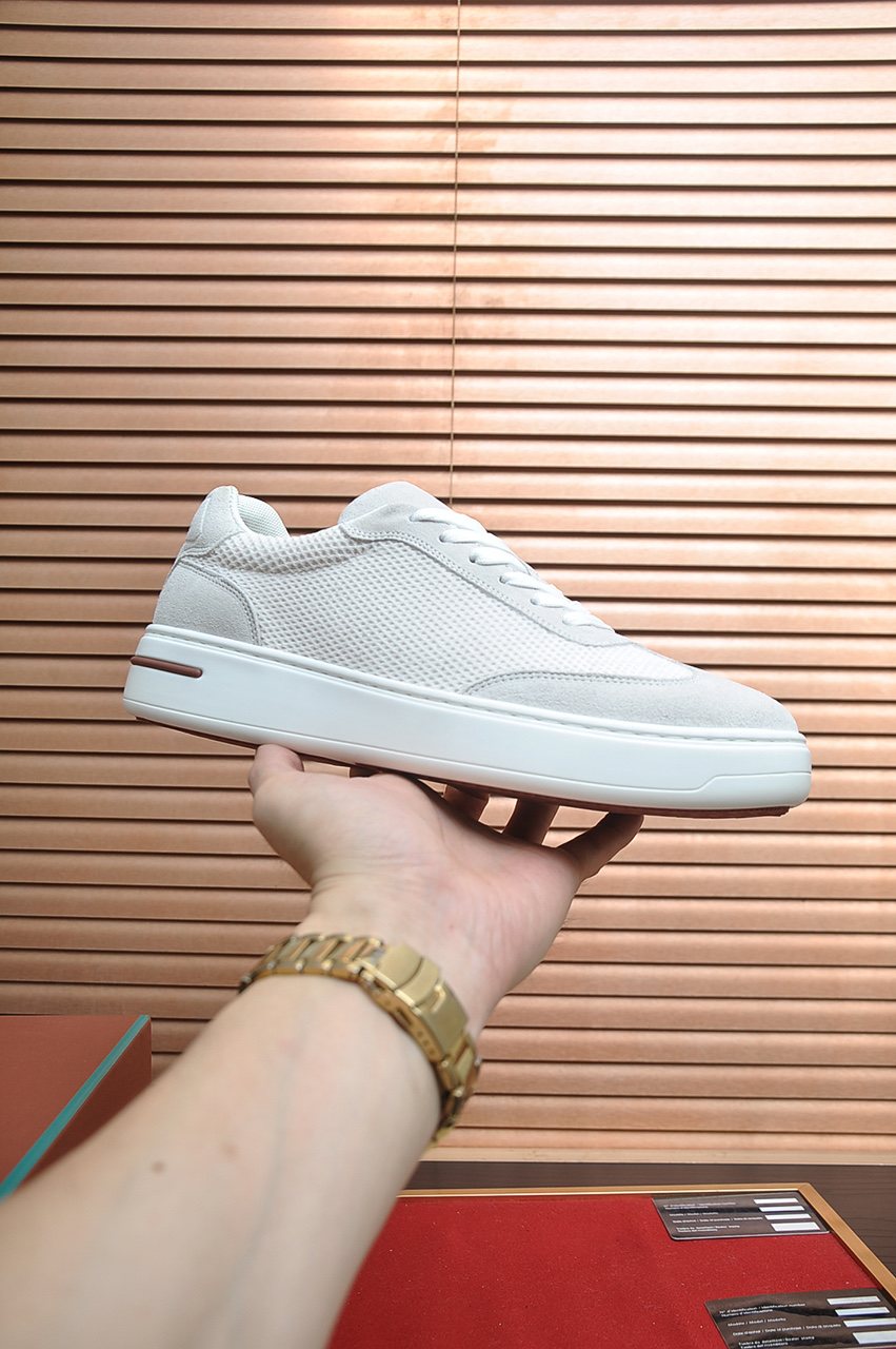 微商相册测试鞋子-Loro Piana Textured Lace-Up Sneakers — model